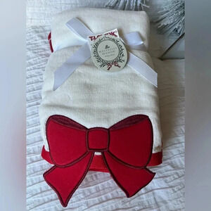 Wellesley Manor Festive Hand Towel Set with Red Bow Design 2 Packs total